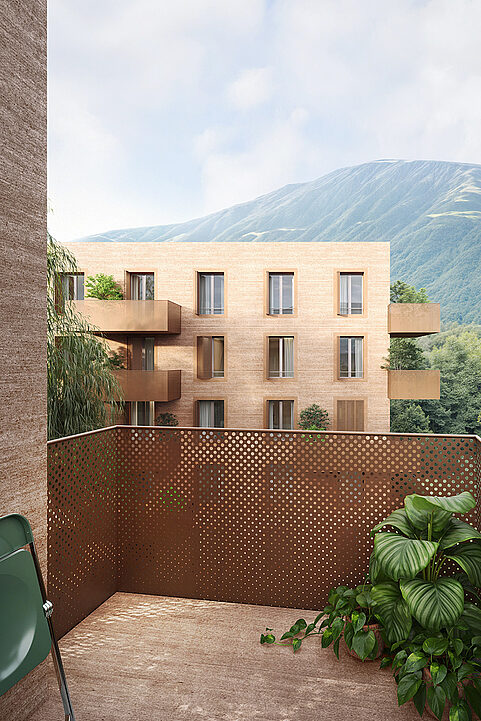 Balkon mit Pflanze, Sicht auf Gebäude und Berglandschaft, moderne Architektur mit Fenster und Bäumen.